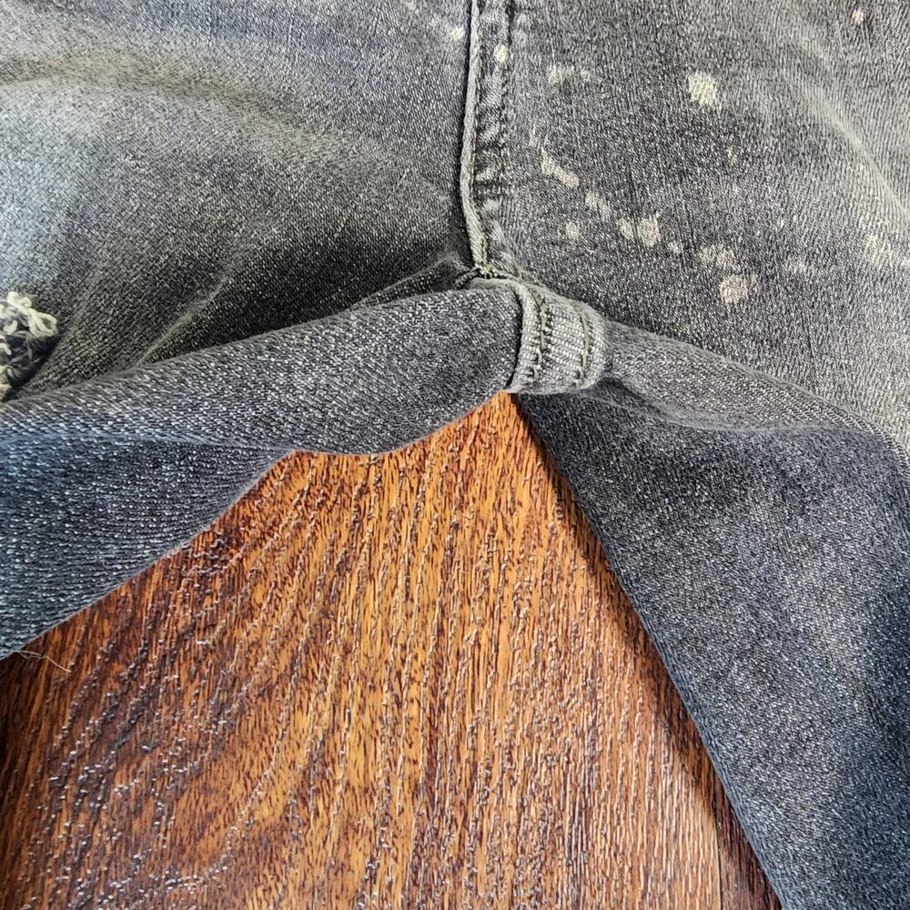 Judy Blue Black Wash Distressed High-Rise Boyfriend Fit Size 13/31 Style JB8867 - Picture 3 of 9